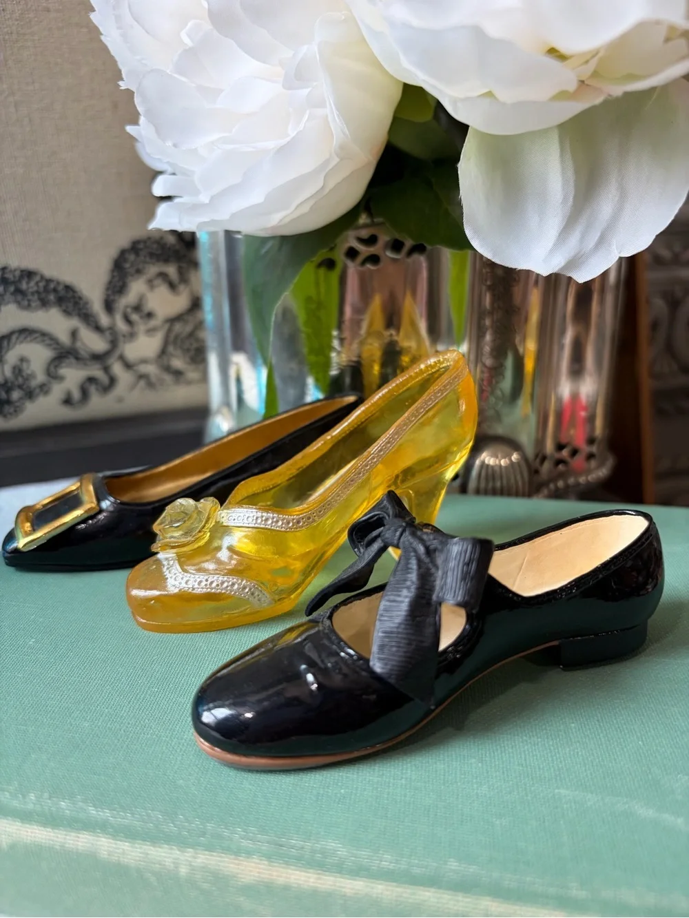 Just The Right Shoe by Raine Vintage decor Shoe miniatures 1990’s set